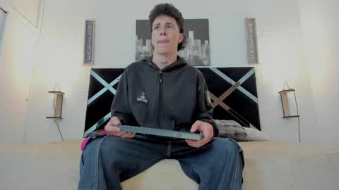 Mariano online show from 11/19/25, 04:01