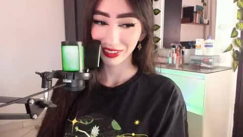 Mel  online show from 11/05/25, 05:07