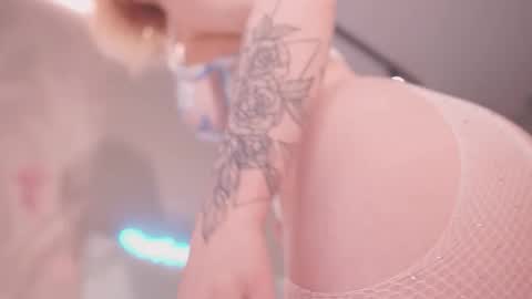 Nina  online show from 09/30/25, 06:02