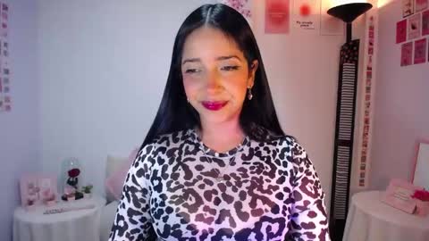 Snapshot of iamroxanne chatting on 04/19/26, 02:22 Camila online show from 04/19/26, 02:22