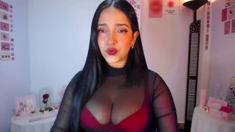 Snapshot of iamroxanne chatting on 07/07/26, 03:42 Camila online show from 07/07/26, 03:42