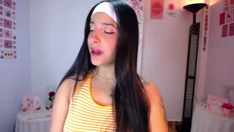 Snapshot of iamroxanne chatting on 07/18/26, 04:05 Camila online show from 07/18/26, 04:05