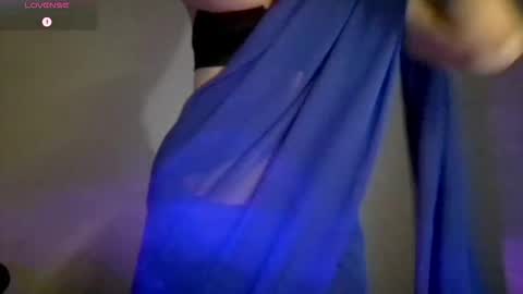 Snapshot of iamsweethoney chatting on 11/01/25, 05:59 hainnahh online show from 11/01/25, 05:59