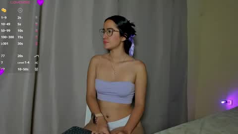 Snapshot of iamvio chatting on 03/05/25, 11:17 Violeta online show from 03/05/25, 11:17