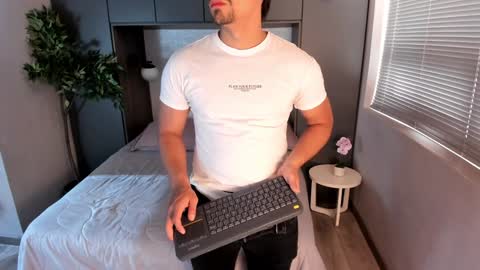 Ian Davis online show from 12/11/24, 08:18
