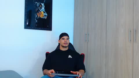 I A N -- H A M M E R online show from 01/04/25, 01:42