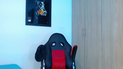 I A N -- H A M M E R online show from 02/11/25, 01:41