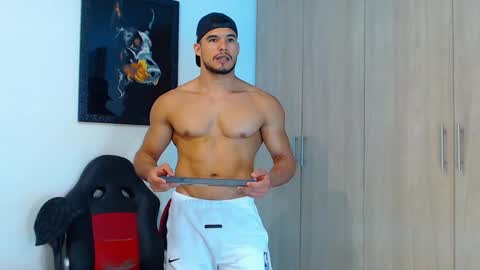 I A N -- H A M M E R online show from 09/08/25, 05:01