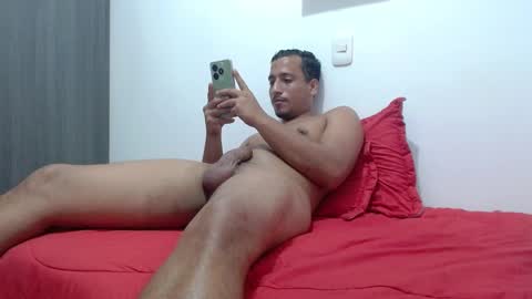 Snapshot of ian_taylor_xxx chatting on 12/13/24, 05:27 ian_taylor_xxx online show from 12/13/24, 05:27