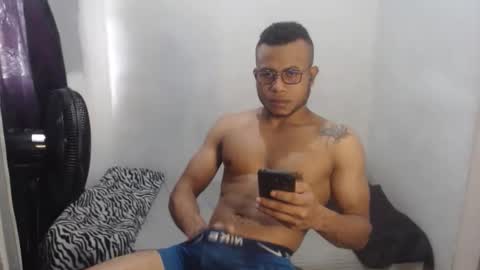 Snapshot of ian_tuner chatting on 11/30/25, 04:00 ian_tuner online show from 11/30/25, 04:00