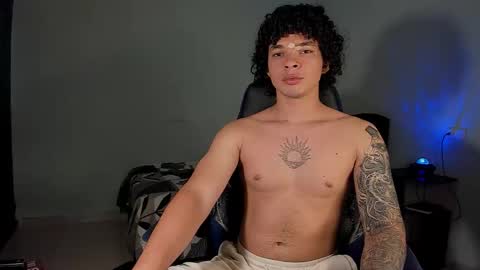 Snapshot of ian_versace chatting on 03/02/26, 06:37 Andres online show from 03/02/26, 06:37