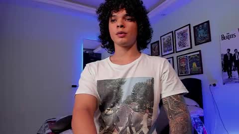 Snapshot of ian_versace chatting on 05/14/26, 04:08 Andres online show from 05/14/26, 04:08