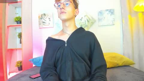 ian  online show from 11/16/25, 02:28