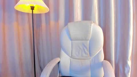 ian  online show from 11/28/25, 03:42