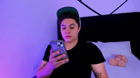 ian online show from 09/16/25, 08:43