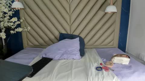 ibbie_ online show from 10/03/25, 12:02