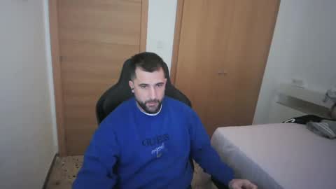 Snapshot of iberian_macho chatting on 11/19/25, 02:06 iberian_macho online show from 11/19/25, 02:06