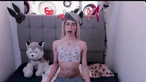 Camila online show from 09/15/25, 09:26