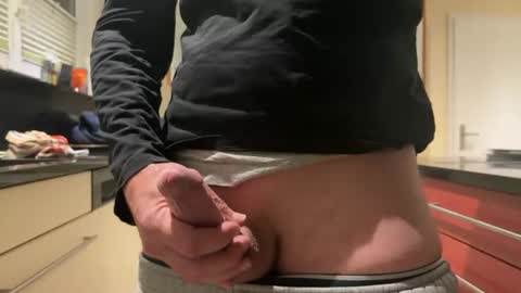 icebang0 online show from 12/12/24, 07:04