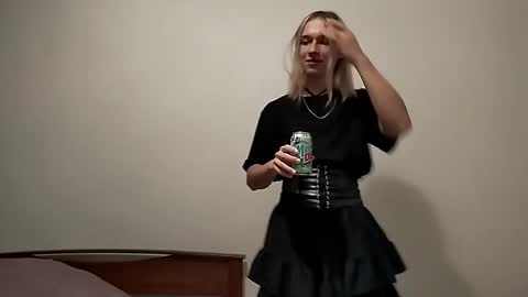 Snapshot of icebenz chatting on 11/05/25, 05:02 Jade online show from 11/05/25, 05:02