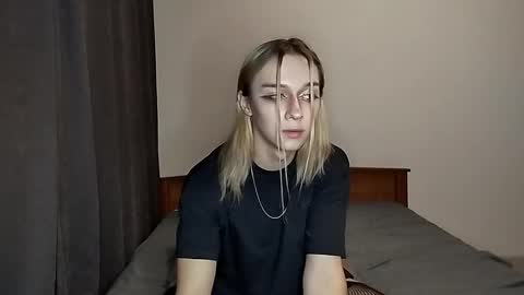 Snapshot of icebenz chatting on 11/22/25, 03:22 Jade online show from 11/22/25, 03:22