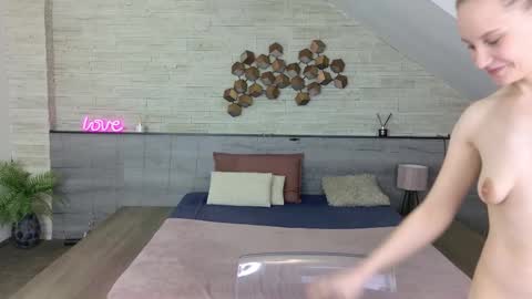 Snapshot of icebluebabe chatting on 03/23/26, 08:46 Ice Blue online show from 03/23/26, 08:46