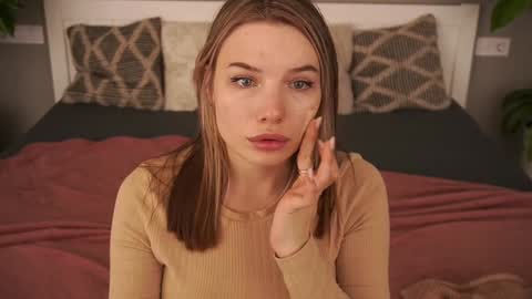 Danielle online show from 12/08/24, 02:19