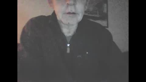 Snapshot of icemandude chatting on 11/15/25, 01:18 icemandude online show from 11/15/25, 01:18