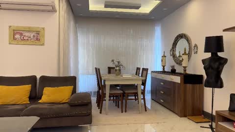 Snapshot of iconicart chatting on 10/23/25, 11:09 Mina online show from 10/23/25, 11:09