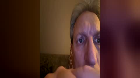 Snapshot of icums4u chatting on 06/28/26, 09:32 icums4u online show from 06/28/26, 09:32