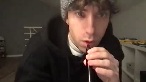 Snapshot of icyninesix chatting on 12/15/24, 09:53 icyninesix online show from 12/15/24, 09:53