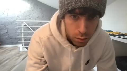 Snapshot of icyninesix chatting on 12/17/24, 12:22 icyninesix online show from 12/17/24, 12:22