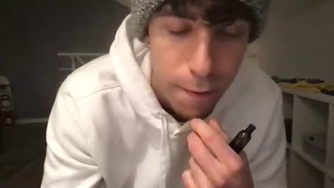 Snapshot of icyninesix chatting on 12/17/24, 07:15 icyninesix online show from 12/17/24, 07:15