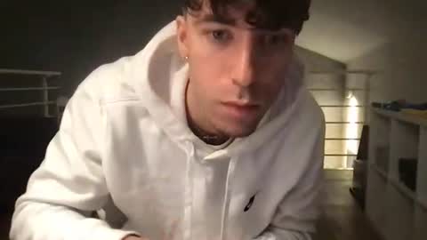 Snapshot of icyninesix chatting on 12/17/24, 10:22 icyninesix online show from 12/17/24, 10:22