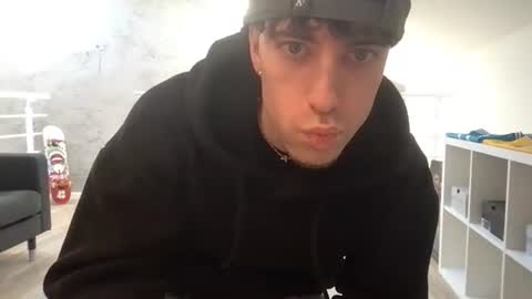 Snapshot of icyninesix chatting on 12/21/24, 02:26 icyninesix online show from 12/21/24, 02:26