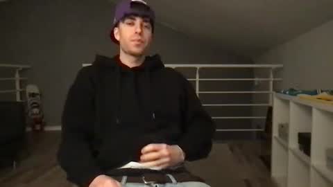 Snapshot of icyninesix chatting on 01/28/25, 08:04 icyninesix online show from 01/28/25, 08:04