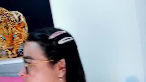 Snapshot of idaly_lovepussy chatting on 02/16/25, 12:19 idaly online show from 02/16/25, 12:19