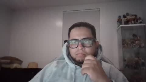 Snapshot of idoyourmom chatting on 11/18/25, 04:06 idoyourmom online show from 11/18/25, 04:06