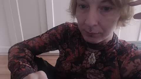 Snapshot of ifk_donkeysfr chatting on 11/11/25, 10:26 Ifk Donkeys online show from 11/11/25, 10:26