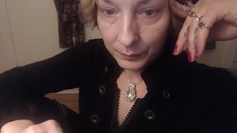 Snapshot of ifk_donkeysfr chatting on 11/12/25, 03:01 Ifk Donkeys online show from 11/12/25, 03:01