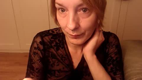 Snapshot of ifk_donkeysfr chatting on 11/15/25, 04:58 Ifk Donkeys online show from 11/15/25, 04:58