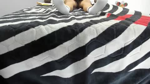 Snapshot of iham_28 chatting on 11/19/25, 01:49 Iham online show from 11/19/25, 01:49