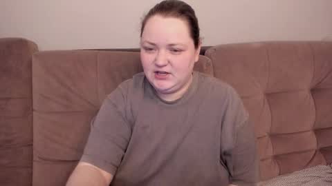 Snapshot of ihaveasecret_ chatting on 03/10/26, 05:07 Alice online show from 03/10/26, 05:07