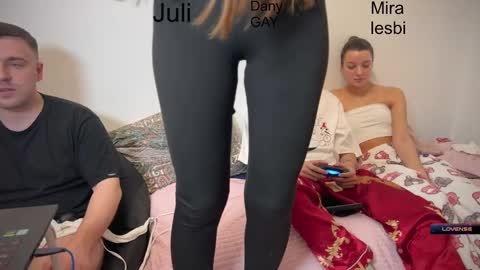 Julia and Mira online show from 01/09/25, 04:39