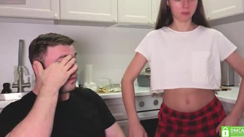 Julia and Mira online show from 09/12/25, 09:15