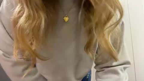 cassie online show from 11/17/25, 04:18