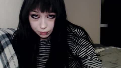 iiiiiiis online show from 10/16/25, 10:55