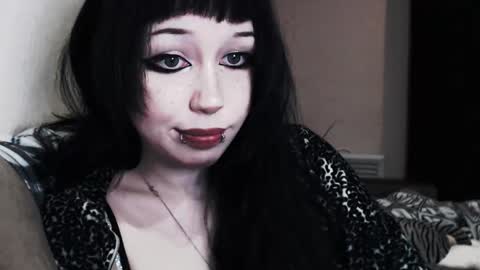 iiiiiiis online show from 10/27/25, 12:26