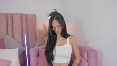 Snapshot of iim_emma chatting on 10/15/25, 12:27 iim_emma online show from 10/15/25, 12:27