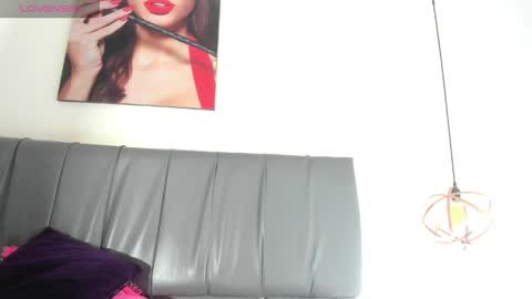 Isabella online show from 05/11/26, 12:44